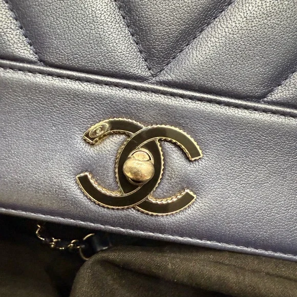 CHANEL Metallic Blue Mademoiselle Flap Bag - Picture 4 of 15